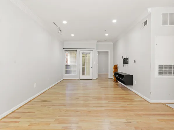 4850 Eisenhower Ave Unit 106, Alexandria, VA 22304