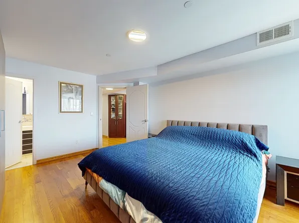 3015 Brighton 6th Street image 10 of 31