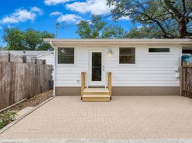 904 Philco Dr, Austin, TX