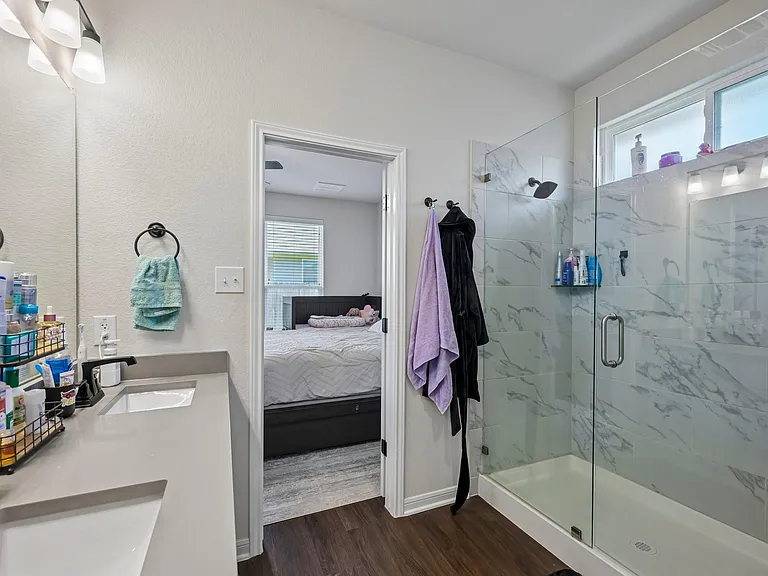716 Killam Dr — Photo 26