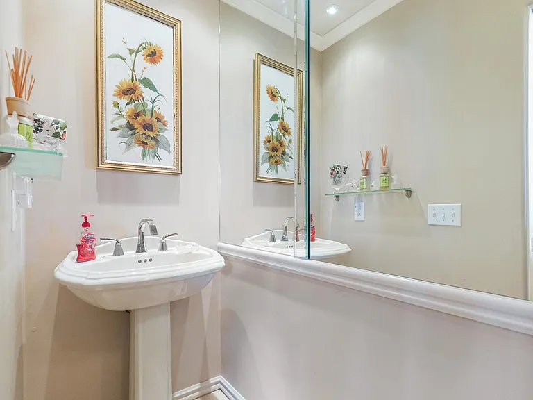 1250 Cravens Ln #3 — Photo 10