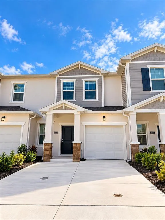 3 bed, 2.5 bath, 1982 sqft, $1,900 — Photo 1
