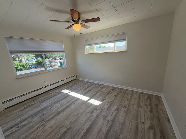 715 Moore St — Photo 13
