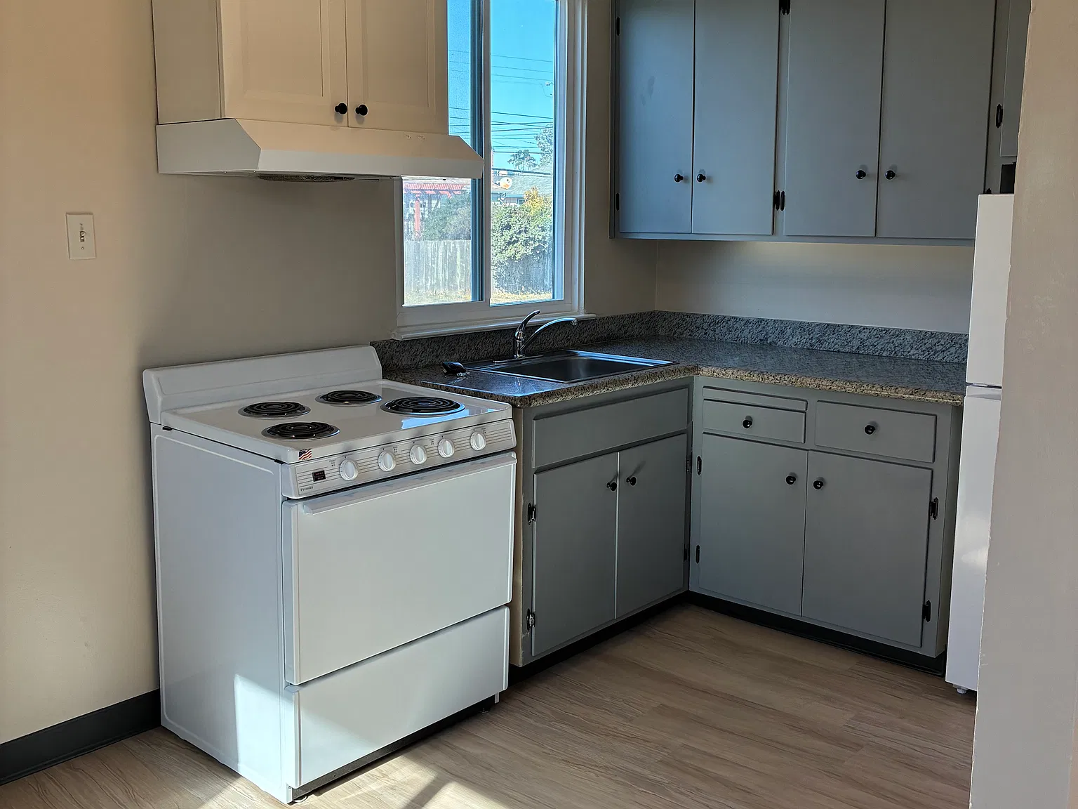 2 bed, 675 sqft, $3,195 — Photo 3