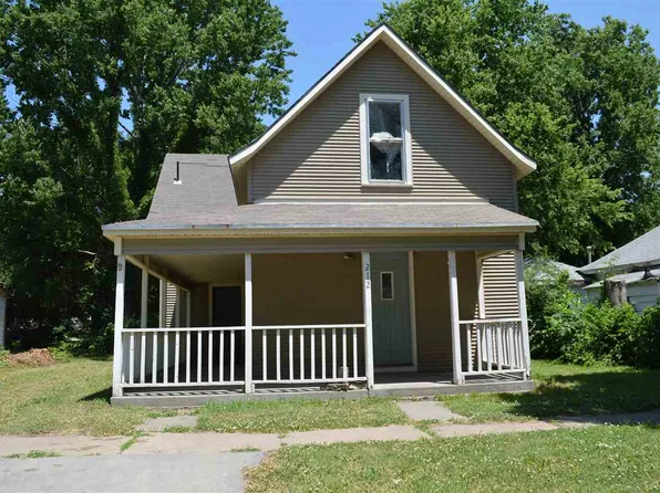 212 E 2nd St, Junction City, KS 66441
