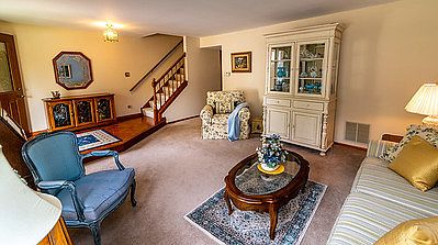 5th image of 1219 W Kingsley Dr