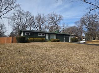 8014 Falmouth St, Prairie Village, KS 66208