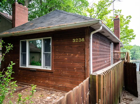 3236 Shady Oak Dr, Columbiaville, MI 48421