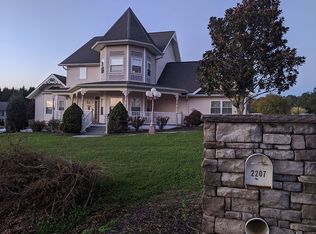 2207 Summerfield Ln, Sevierville, TN 37876