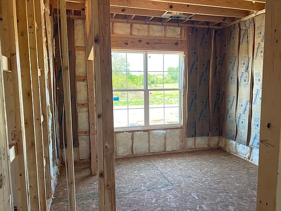 4th image of 1012 Pinnacle Way