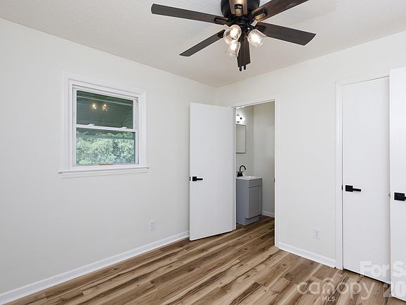 4th image of 3270 Bridges Dr