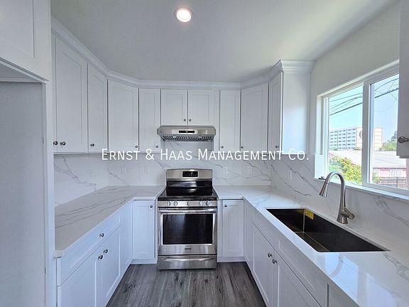 5th image of 1320-22 N Lewis Ave #B