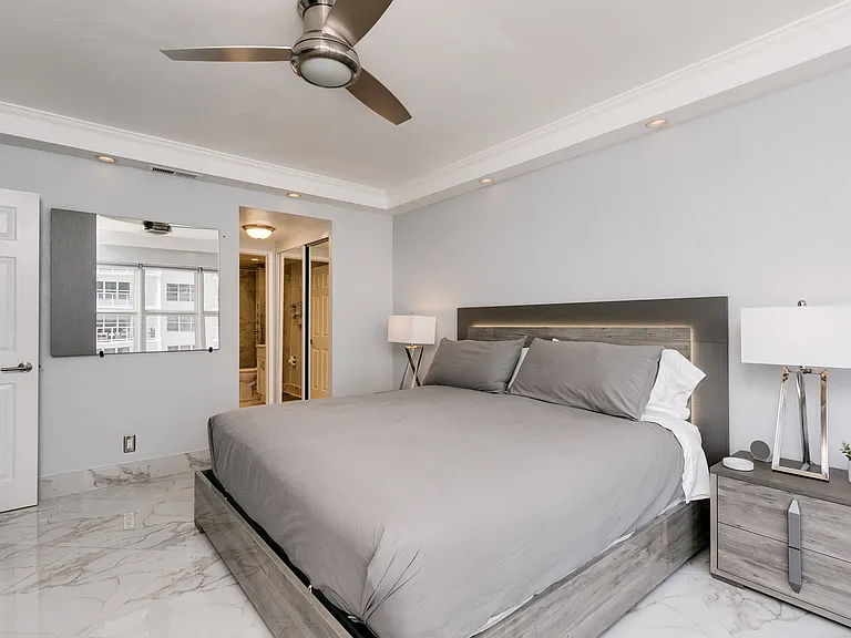 3700 Galt Ocean Dr #804 — Photo 21