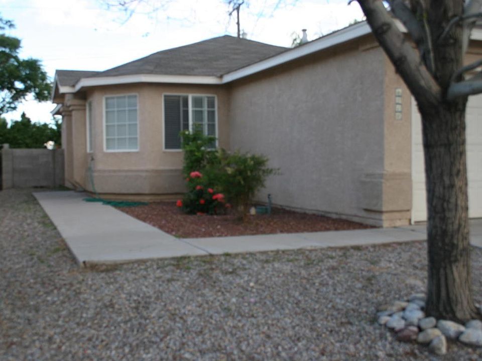 Joel's home 009