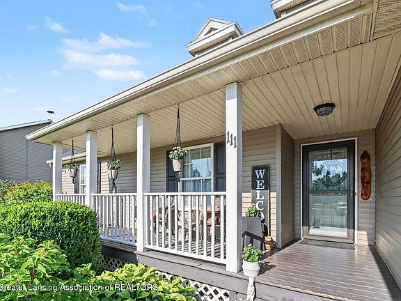 4th image of 111 Elizabeth Way #21