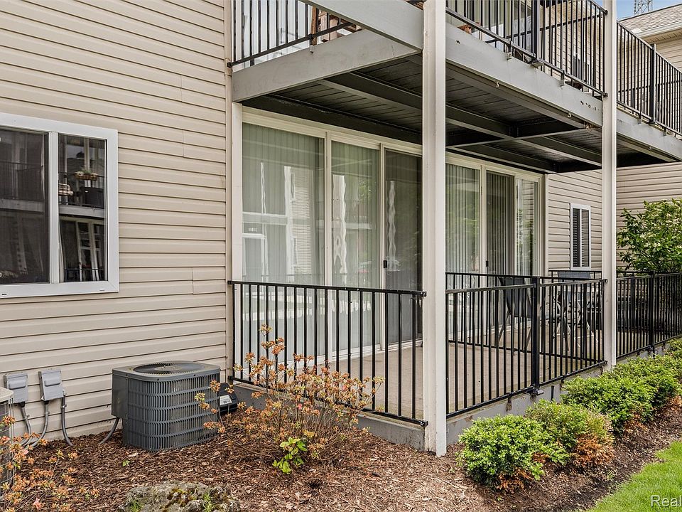 305 N Eton St Apt A, photo 12