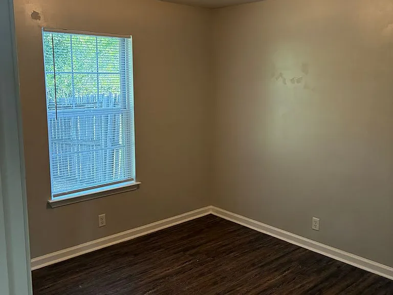 130 Lake Victoria Dr — Photo 8