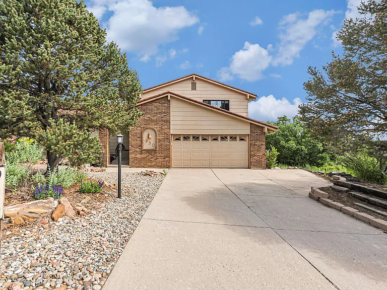 930 Point Of The Pines Dr — Photo 3