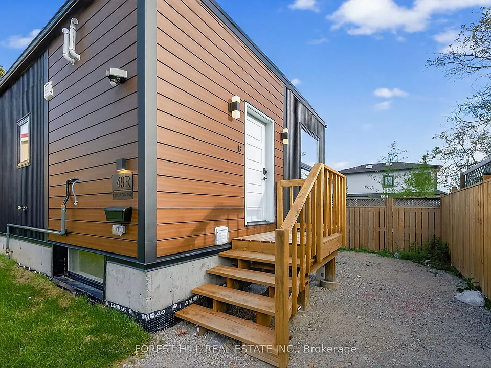 4 Southwell Dr #R
