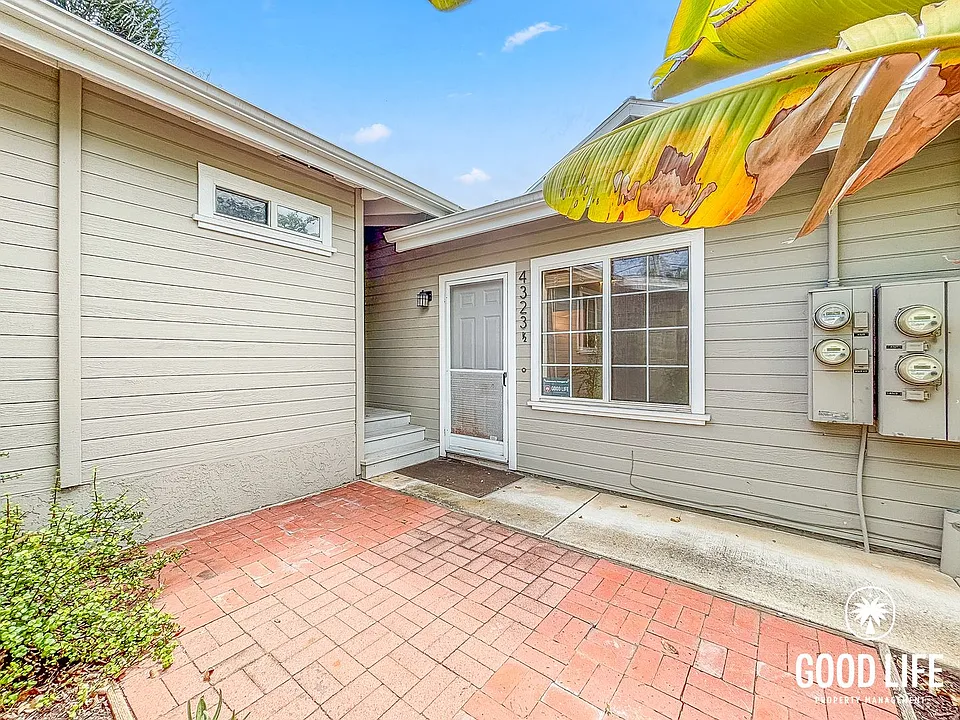 SD: Comfortable Junior 1BD/1BA Unit in Hillcrest with On-Site Laundry & Shared Courtyard
