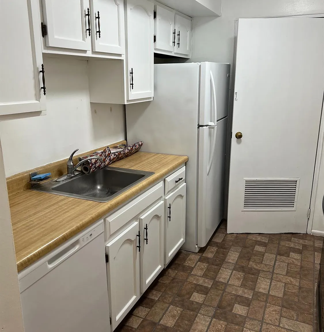 1 bed, 1.0 bath, $1,900 — Photo 3