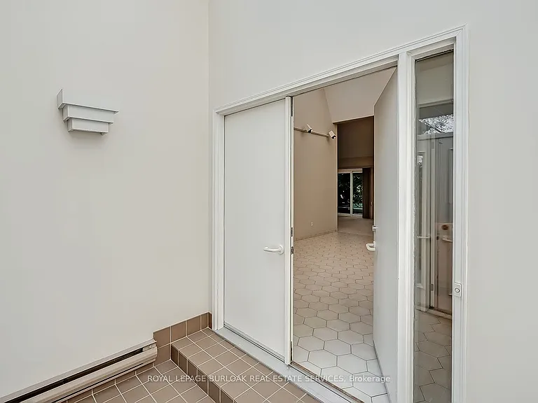 4189 Inglewood Dr — Photo 3