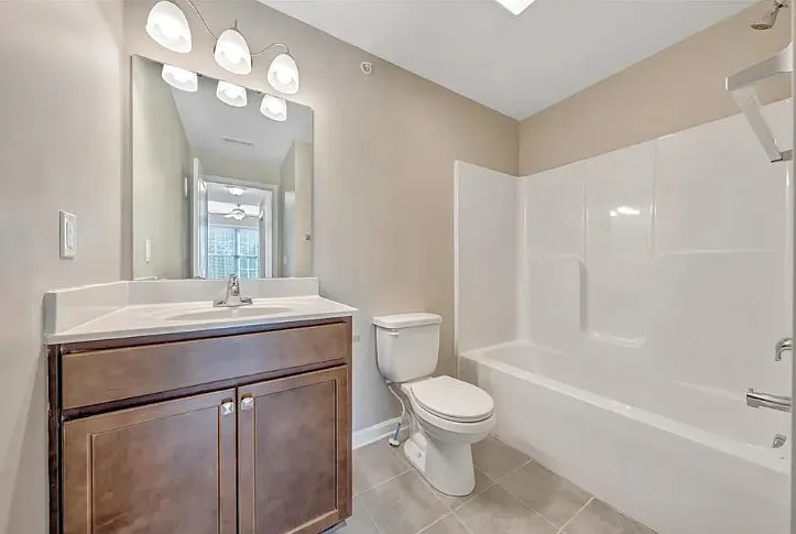 Westlake Apartments Homes — Photo 10