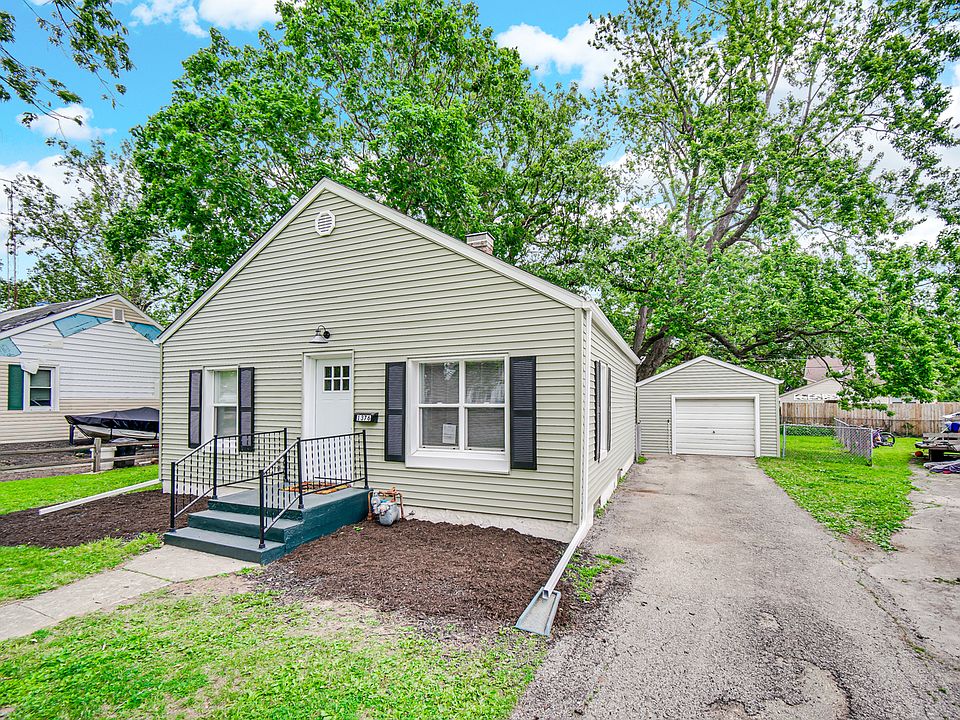1st image of 1376 Lennington Cir NE