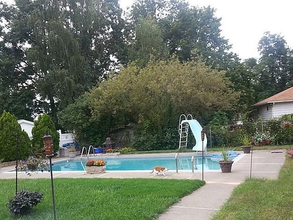 5th image of 162 Sherman Ave