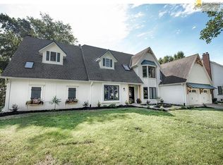 11203 Rosewood St, Leawood, KS 66211