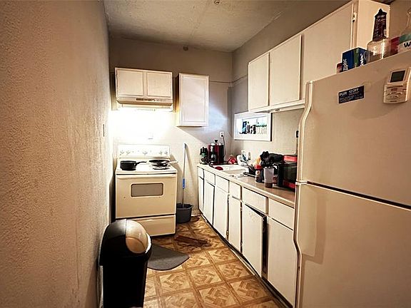 3rd image of 7501-1 Hillsboro St