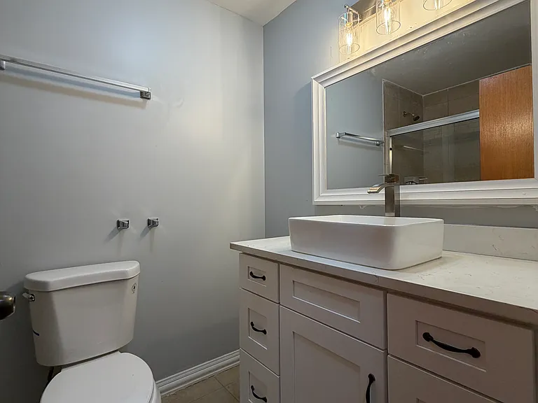 2702 W Warren Blvd #1 — Photo 11
