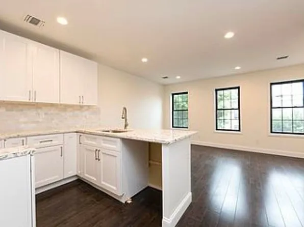 2271A Pacific St, Brooklyn, NY 11233