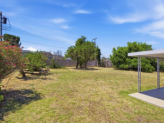 4th image of 3658 Fallis Cir