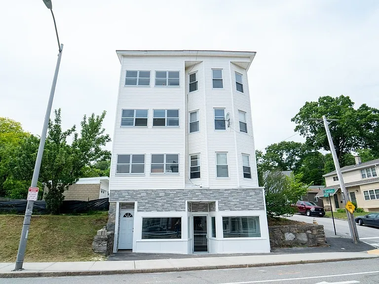 341 Hamilton St #3 — Photo 1