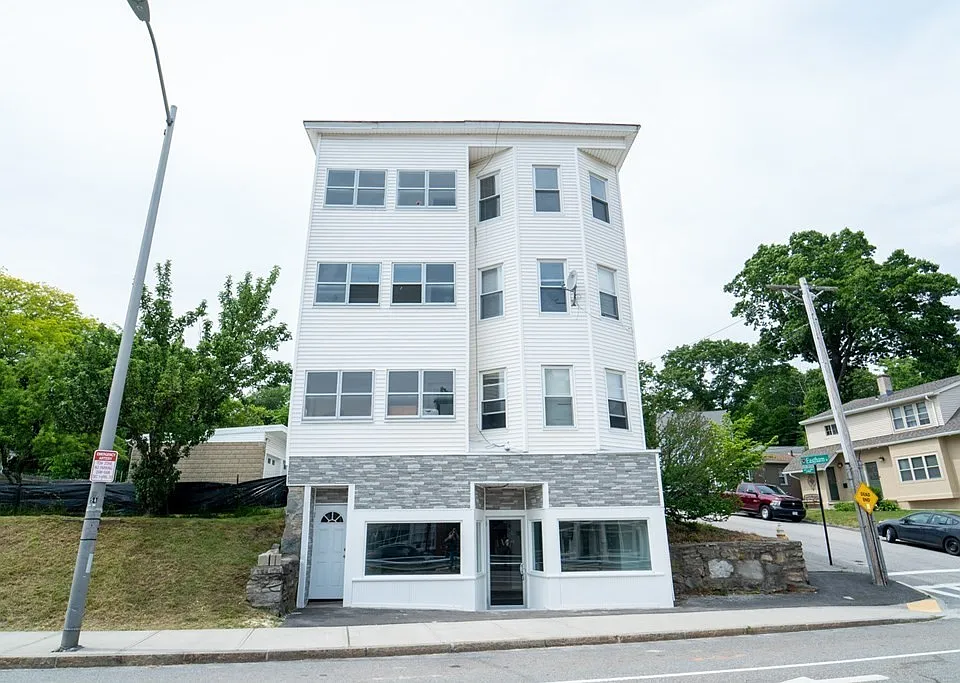 341 Hamilton St #3