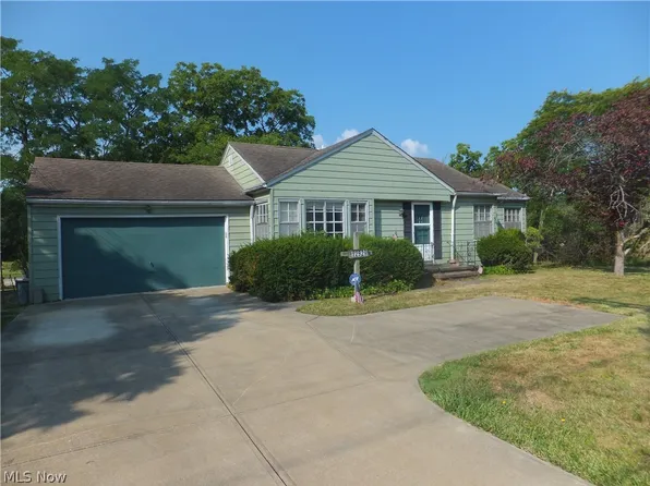 12929 W Pleasant Valley Rd, Parma, OH 44130