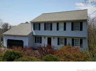 13 Shortell Dr, Ansonia, CT 06401