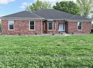 4 Sebring Rd, Springfield, IL 62707