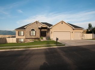 925 Mahogany Ridge Rd, Morgan, UT 84050