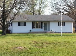 15517 E Lynchberg Rd, Mount Vernon, IL 62864