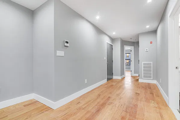Rented by Brownstone Property Group | media 21