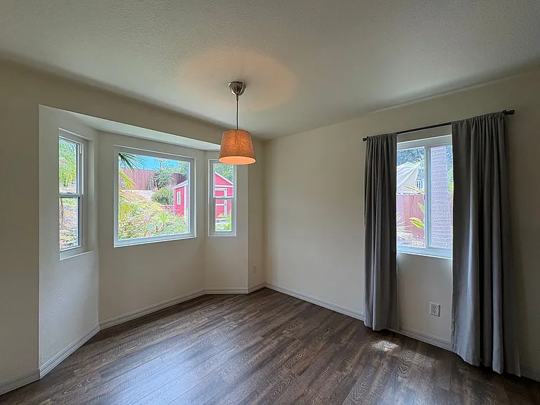 2104 N Mammoth Pl — Photo 5