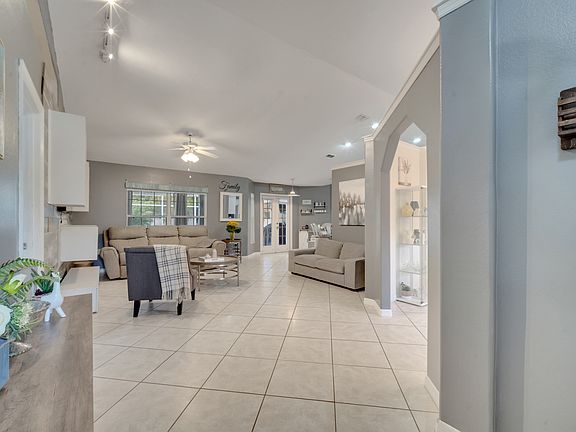 3rd image of 2926 Evans Dr