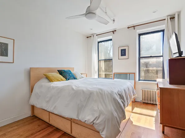 544 Pacific Street image 7 of 14