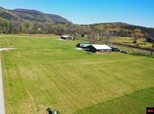 333 Manor Dr, Melbourne, AR 72556