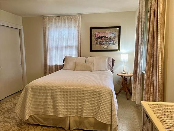 4th image of 115 Grenadine St #3