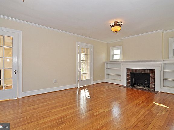 3rd image of 2104 N Nottingham St