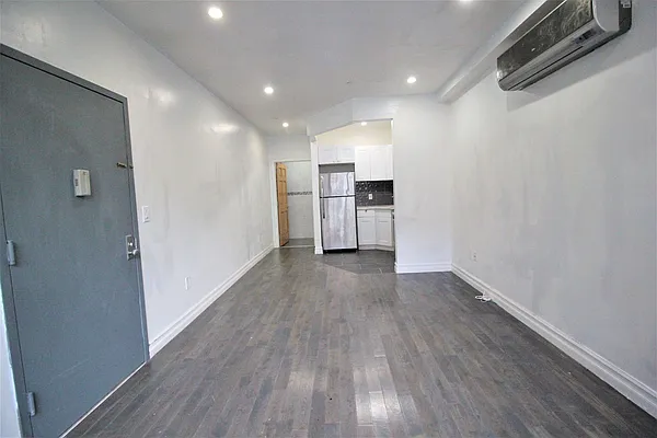 Rented by Hagstrom Management Inc | media 26