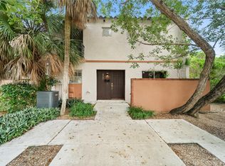 6925 Holly Rd #6925, Hialeah, FL 33014